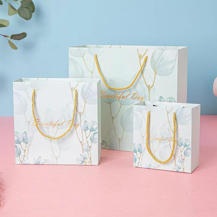 Sacos de compras de papel personalizados, recicláveis e biodegradáveis