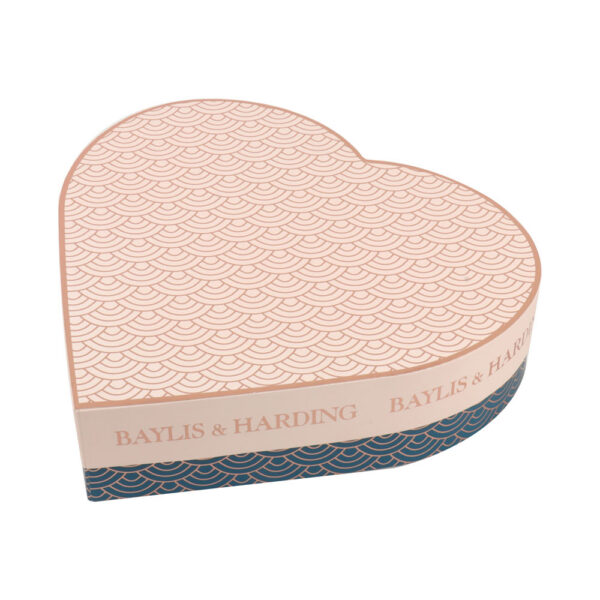 Caixa de presente rígida em forma de coração com divisória interna