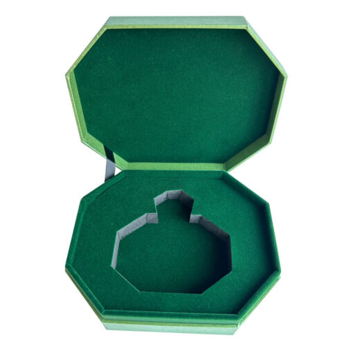 Caixa de presente para perfume aberta com suporte verde flocado para o frasco